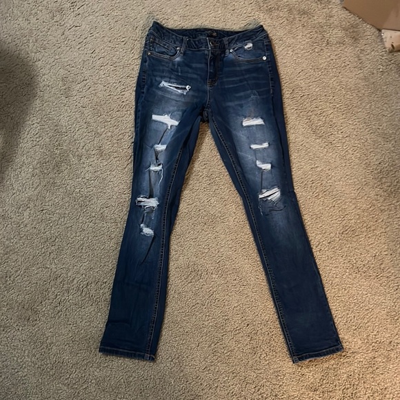 Maurices Denim - Distressed jeans. Size 5/6. Mid rise.